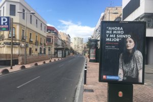 Rambla Obispo orberá vacía, ajena al bullicio habitual que suele inundar una de las principales vías comerciales del centro de la ciudad.