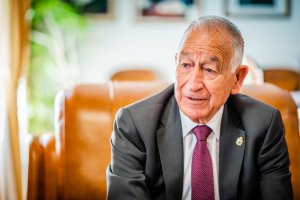 Gabriel Amat durante una intervención.