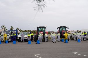 Trabajadores municipales durante sus labores.