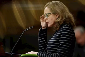 La ministra reconoce que, aunque la situación es excepcional, el Gobierno sigue necesitando ingresos.