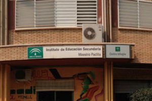 Fachada del IES Maestro Padilla