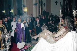 La iglesia parroquial de San Agustín acogió, en el año 1995, la bendición del Santísimo Cristo de la Caridad.
