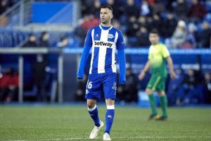 Édgar Méndez será multado por hacer declaraciones sin permiso del Alavés.