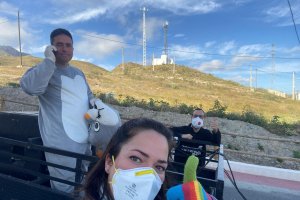 Juan José Fuentes, vestido de conejo, durante la singular acción.