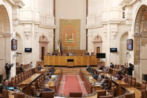 Foto de archivo del Parlamento de Andalucía antes de que se suspendieran las sesiones.