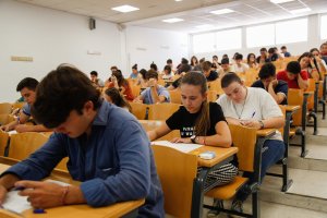 Los estudiantes aún no saben qué pasará con este curso.