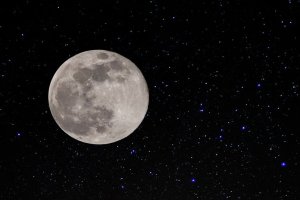 Una Superluna como la que se verá la noche del 7 al 8, en una imagen de Meteored.