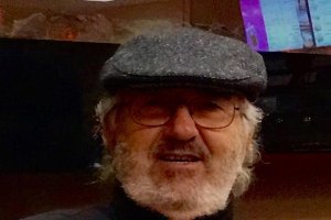 Ángel Berenguer Castellary es hijo de la familia que regentó la confitería La Flor y Nata, en la calle Mariana