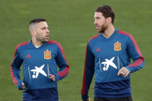Jordi Alba y Sergio Ramos en un entrenamiento con la Selección.