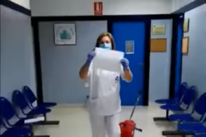 Imagen del vídeo difundido por el Ayuntamiento de Adra.