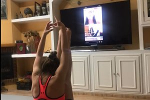 Las gimnastas trabajan desde casa con las nuevas tecnologías.