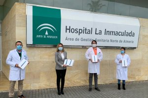 Entrega de las tablets donadas por El Corte Inglés.