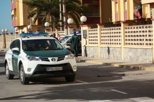 Guardia Civil en el cuartel de Adra