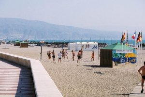 Miles de visitantes han dejado de acudir a Roquetas de Mar en esta Semana Santa.