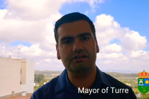 El alcalde ha subido también una replica del vídeo en inglés para los vecinos británicos.