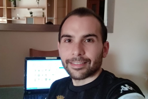 Carlos Marcos trabajando en casa con los compañeros del San Fernando.