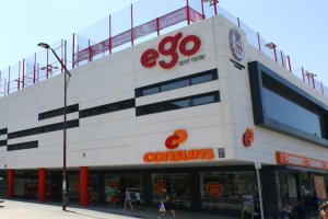 Exterior del centro deportivo municipal que gestiona Ego Sport Center.