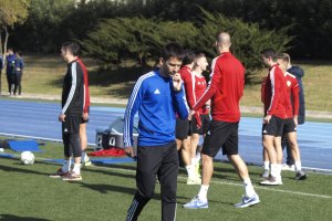 Javi Agenjo en un entrenamiento en el campo Anexo.
