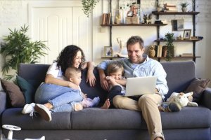 El ordenador o el móvil se ha hecho esencial durante la pandemia