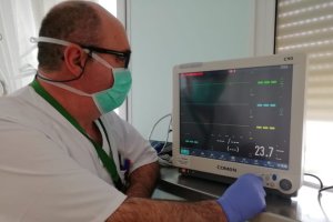 Uno de los 10 monitores.