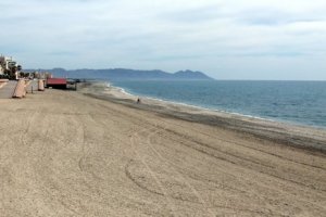 Imagen de la playa de El Toyo en Retamar.