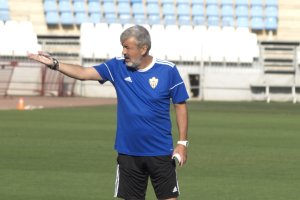 Óscar Fernández en su etapa como técnico del Almería.