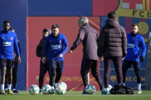 Los equipos profesionales esperan más noticias de Gobierno y Liga.