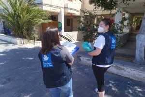 Voluntarias de Movimiento por la Paz.