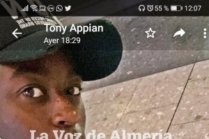 Appiah en el aeropuerto de Nottingham rumbo a Madrid, luego coche a Almería.