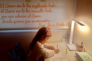 “Los profesores han hecho un esfuerzo enorme para lanzar la escuela online”.