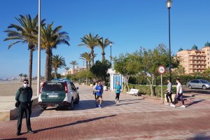 La Guardia Civil supervisó en todo momento estas primeras horas de desescalada.