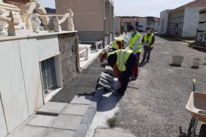 Obras en Olula del Río que se han reactivado a través del Plan de Fomento del Empleo Agrario que gestiona la Diputación.
