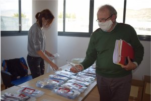 Todos los ciudadanos pueden solicitar su mascarilla en la Casa de la Juventud.