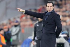 Unai Emery dirigiendo al club de París.