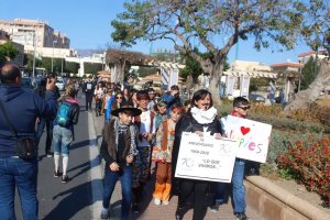 Desfile de celebración del arranque del aniversario a finales de febrero