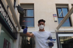 Darwin Núñez saliendo del laboratorio este miércoles.