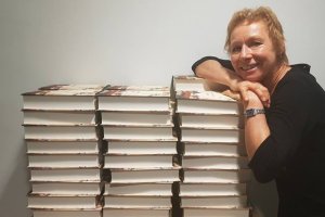 La escritora Sarah Lark.