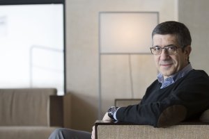 Patxi López durante una entrevista con LA VOZ en un hotel de la capital.