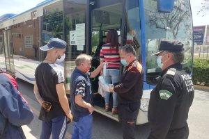 El uso de este elemento de protección es obligatorio para todos los usuarios y trabajadores de autobús.