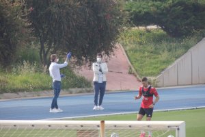 Guti y Muñoz siguiendo el primer entrenamiento.