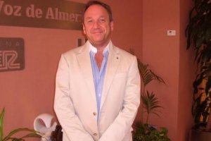 Diego Vargas hace unos años en las instalaciones de La Voz y Cadena SER Almería.