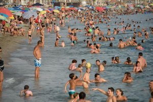Esta imagen no se podrá repetir este verano en las playas andaluzas.