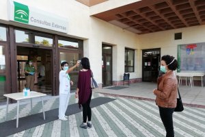 Nada más llegar, se tomará la temperatura a los usuarios.