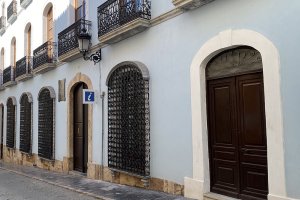 Fachada de la sala de estudio en el Molino del Perrillo.