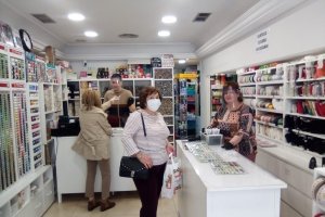 Mercería que ya ha abierto sus puertas