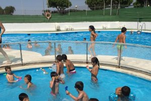 La Junta propone adelantar la apertura de las piscinas comunitarias.