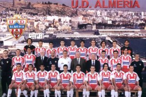 La plantilla que consiguió el ascenso en la temporada 2001-2002.