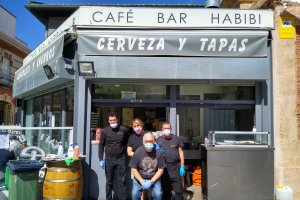 En la imagen, junto a Fernando Chacón, Ingrid Chacón, Javi Ramírez y Candido Guirado.