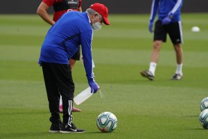 El balón, listo para jugar.