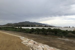 Cauce del río Almanzora, en su desembocadura entre Villaricos y Palomares, ya limpio y rehabilitado.